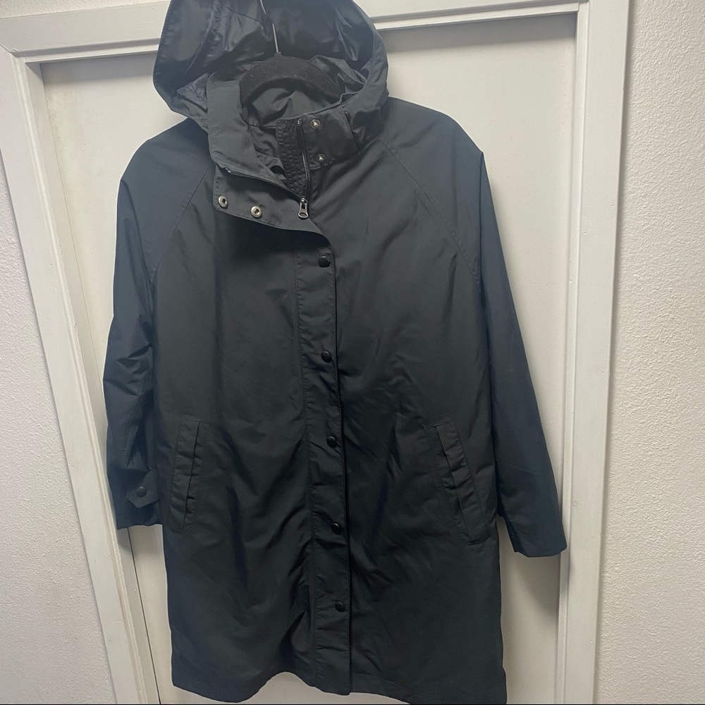 L.L. Bean Women's large Petite Black PrimaLoft-Lined H2OFF Raincoat liner lined